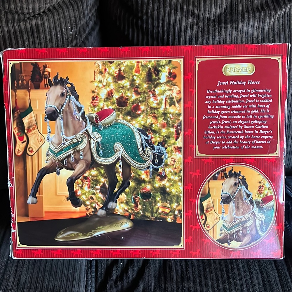 Breyer 2010 Jewel Holiday Horse fourteenth in series.